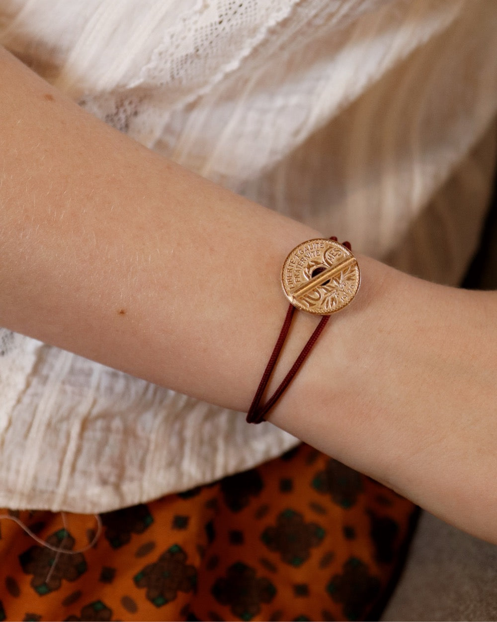 Bracelet le T - 10 centimes or - Bordeaux – Le Sou Français