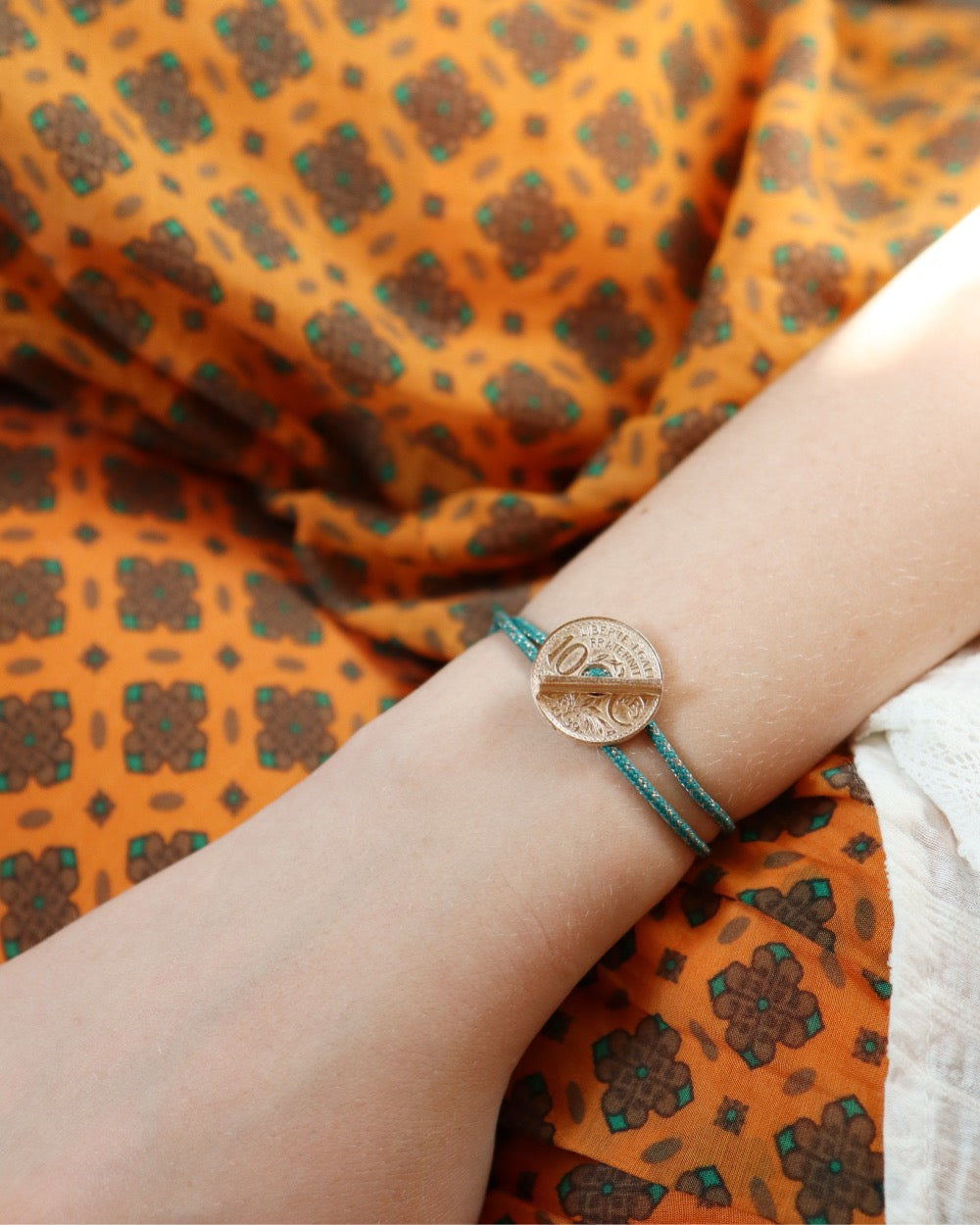 Bracelet le T - 10 centimes or - Vert Irisé – vue 1 – Le Sou Français